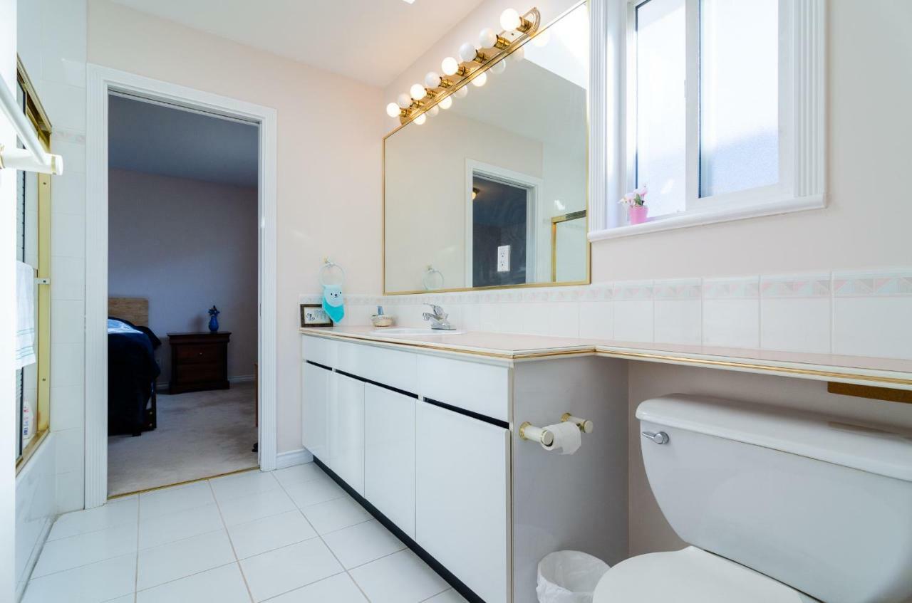 3 Private, Spacious, Bright Rooms In A Gorgeous House New Westminster Eksteriør billede